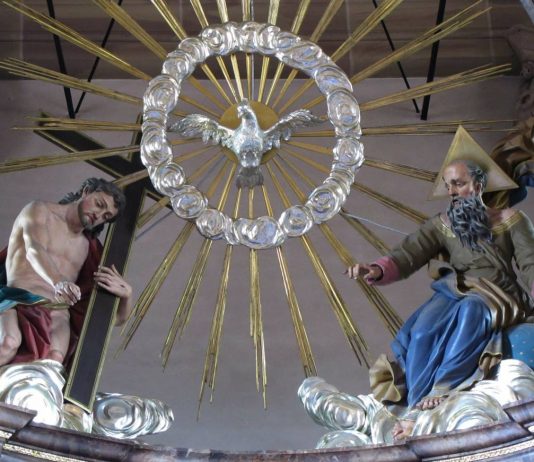Gloria al Padre: Significato e Storia gloria al padre
